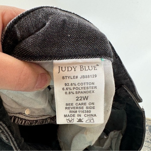 Judy Blue Distressed Skinny Fit Jeans In Washed Black Size 22W - Picture 6 of 6